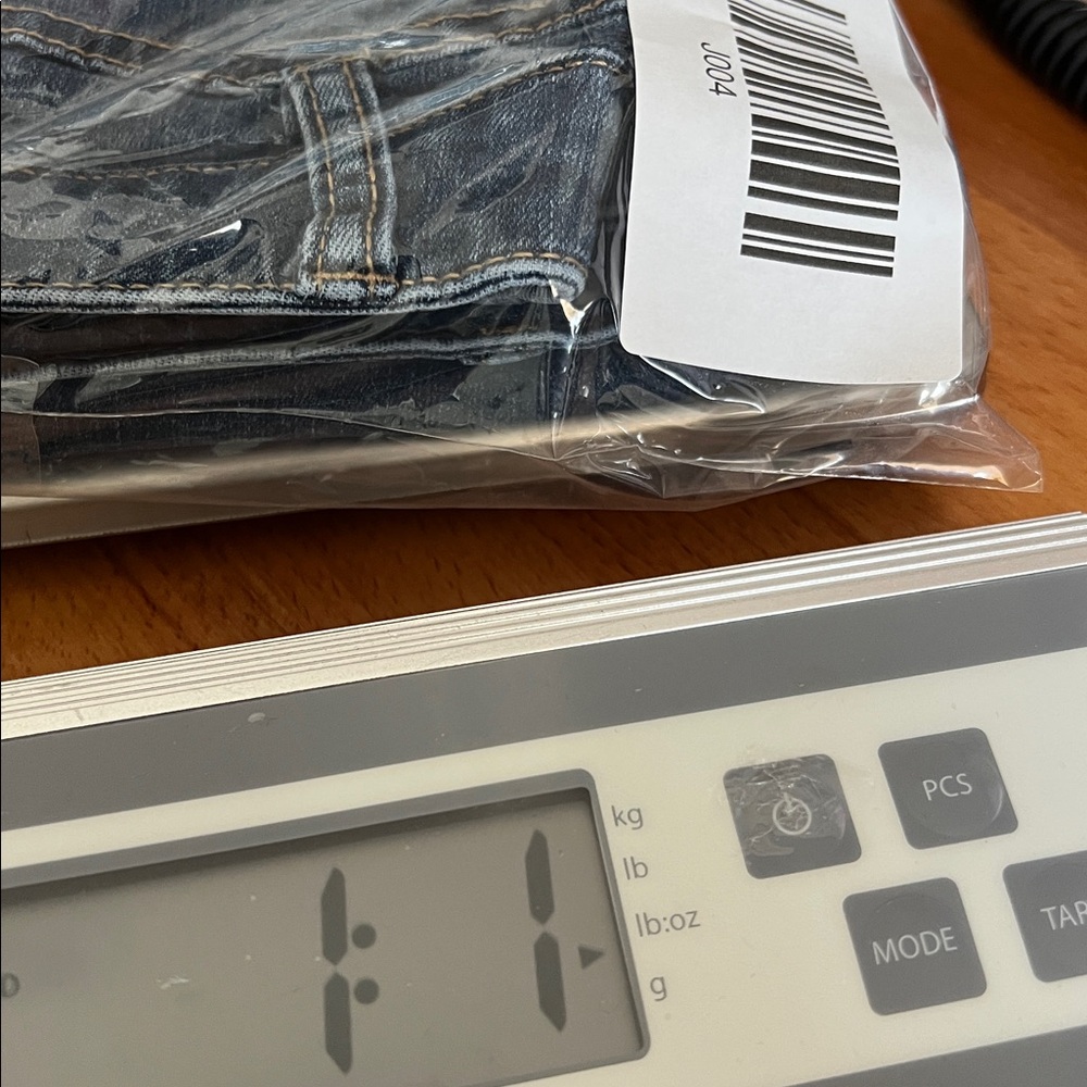 Lane Bryant Crop Blue Denim Jeans - Picture 7 of 7